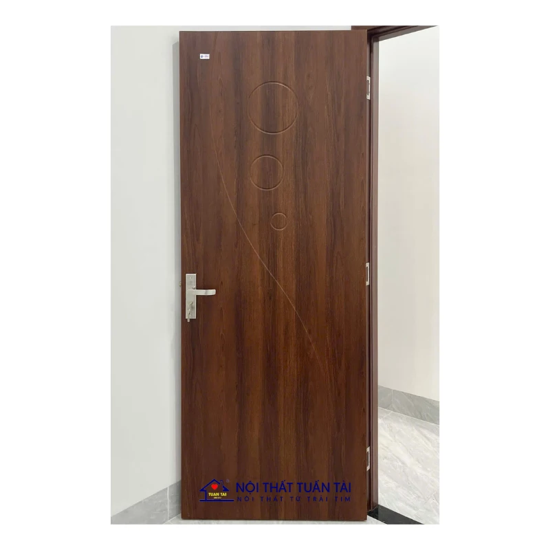 Cửa composite CNC tạo hoa văn và khe thoáng, vừa trang trí vừa thông gió